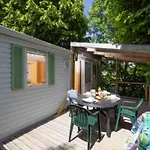 Camping Zecamping 4 Etoiles Familial - Parc Aqua Et Soirees Animees Murol