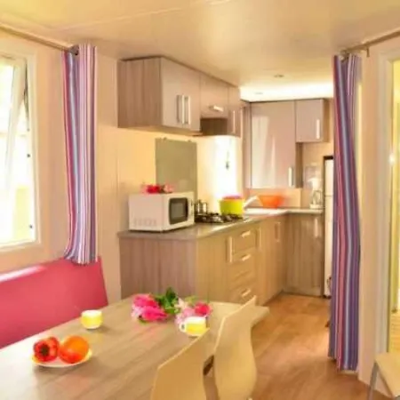 - Parc Aquatique - Eeiccd Kamp alanı *