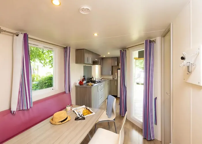 Zecamping 4 Etoiles Familial - Parc Aqua Et Soirees Animees Мюроль