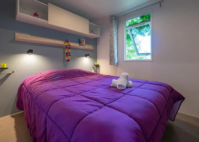 Zecamping 4 Etoiles Familial - Parc Aqua Et Soirees Animees 4* Мюроль