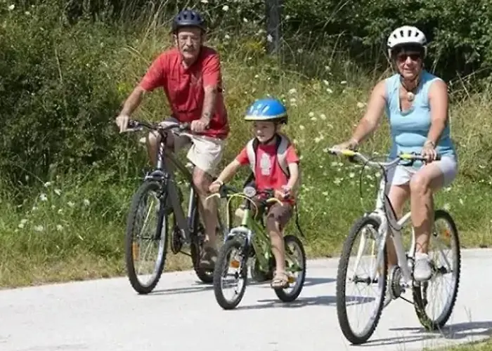 Zecamping 4 Etoiles Familial - Parc Aqua Et Soirees Animees Кемпинг 4*