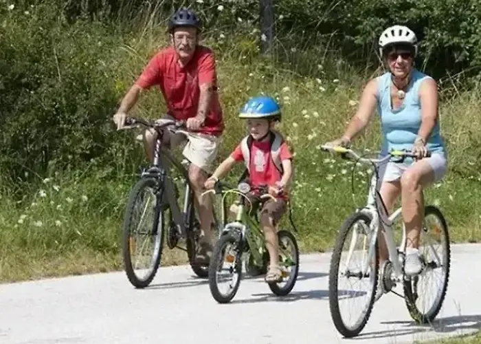 Кемпинг Zecamping 4 Etoiles Familial - Parc Aqua Et Soirees Animees Мюроль