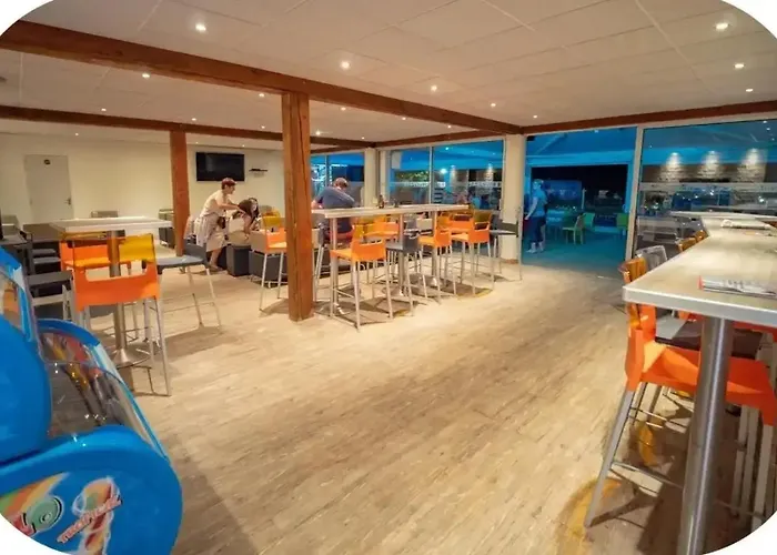 Zecamping 4 Etoiles Familial - Parc Aqua Et Soirees Animees Кемпинг 4*